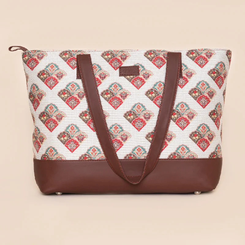 Seashell Motif White Shoulder Tote Bag