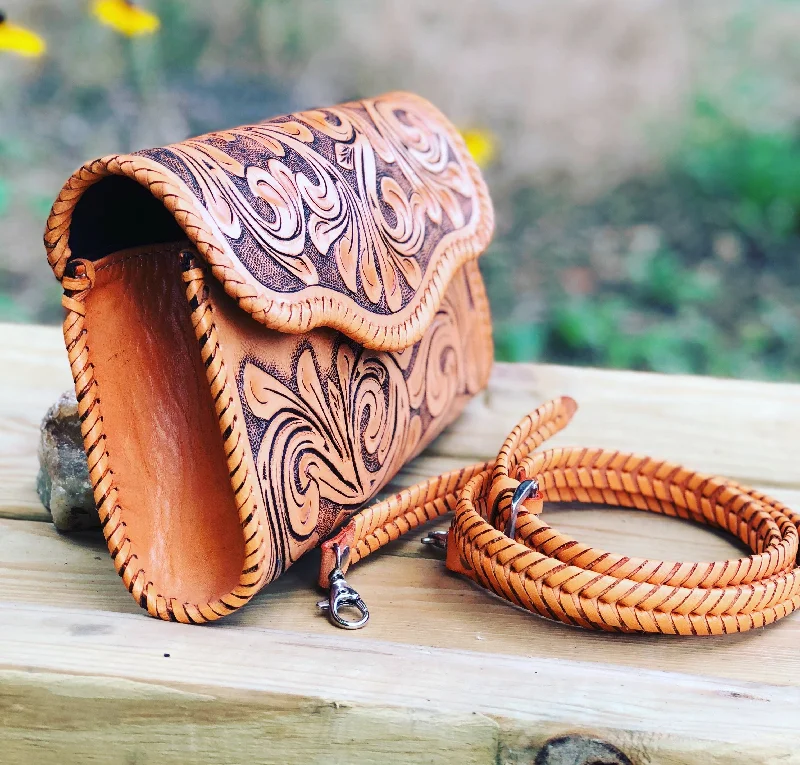 Hand-Tooled Leather Small Crossbody & Clutch "ONDULADA" more colors